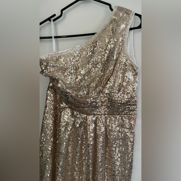 Brand new one shoulder sequins evening gown. Great for wedding or dinner party. - Picture 2 of 5